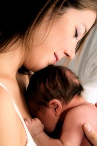 mom_and_newborn_baby_boy_1